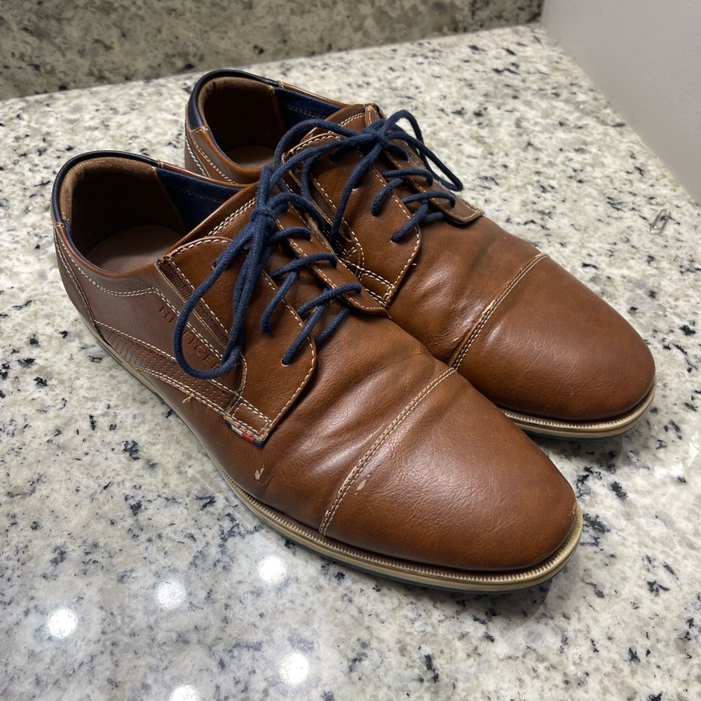 Tommy Hilfiger Brown Oxfords 10.5
